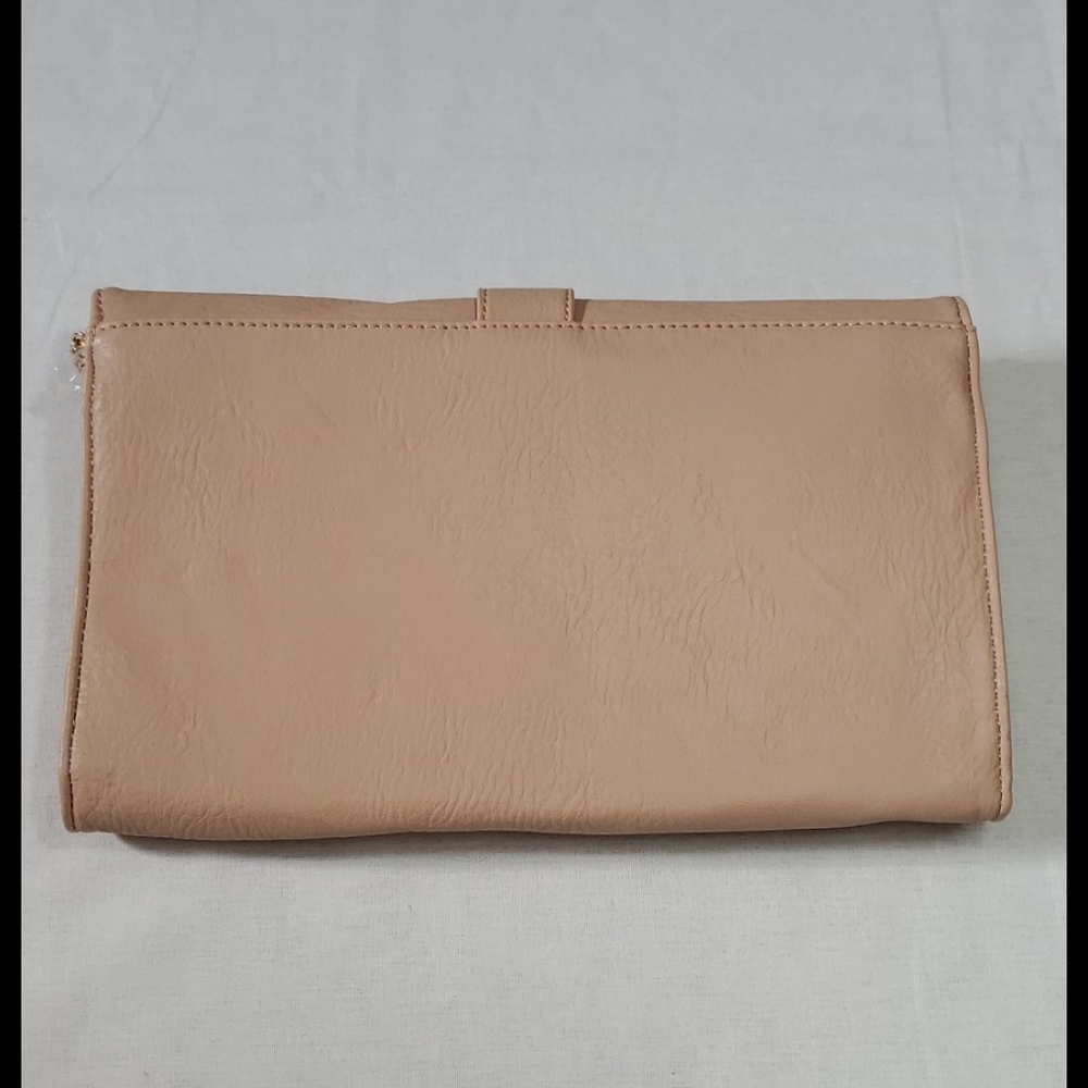 Charming Charlie cream clutch - Picture 3 of 8
